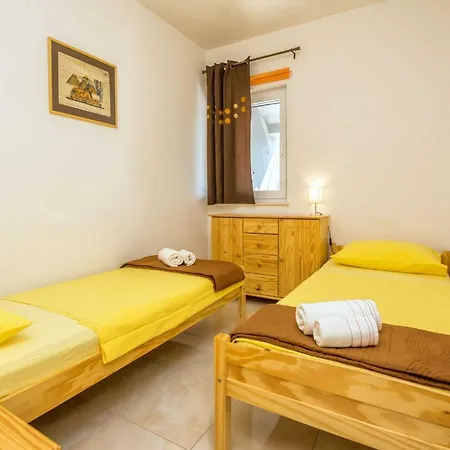 Marinela - Four Bedroom With Swimming Pool * Vodice