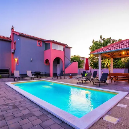 Holiday home Marinela - Four Bedroom With Swimming Pool *