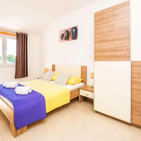 Feriehus Marinela - Four Bedroom With Swimming Pool