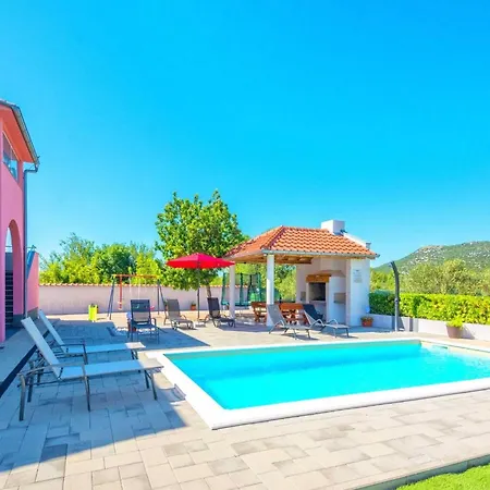Marinela - Four Bedroom With Swimming Pool * Vodice