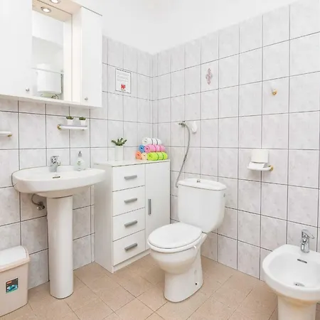 Marinela - Four Bedroom With Swimming Pool *