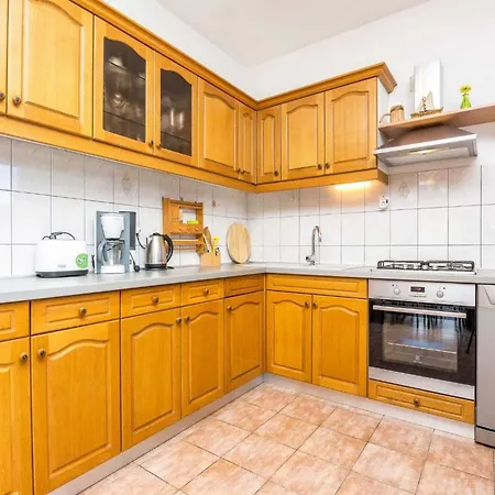 Feriehus Marinela - Four Bedroom With Swimming Pool Vodice