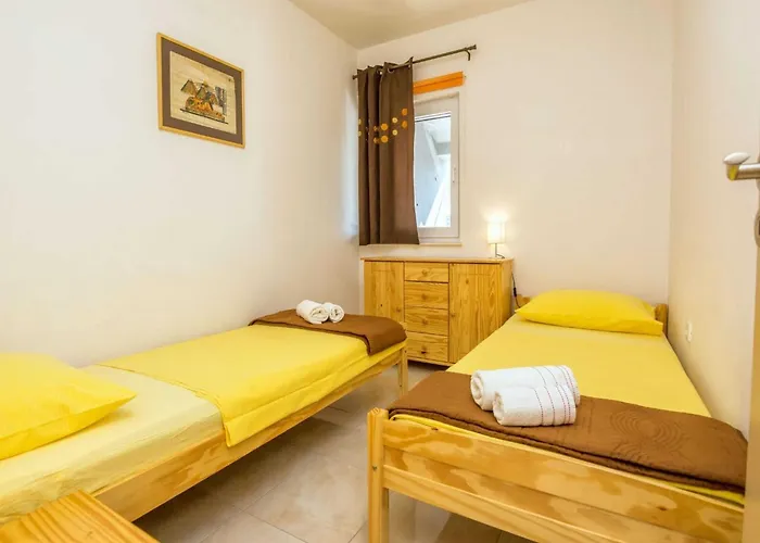 Marinela - Four Bedroom With Swimming Pool * Vodice