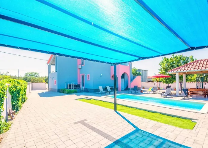 Marinela - Four Bedroom With Swimming Pool Vodice