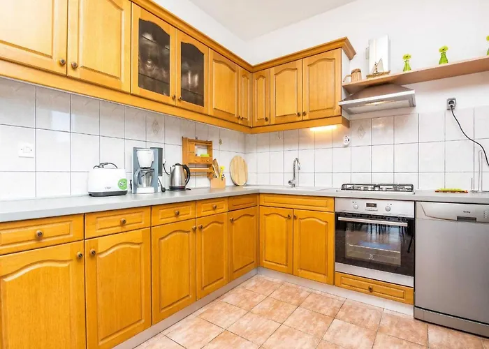 Vakantiehuis Marinela - Four Bedroom With Swimming Pool Vodice